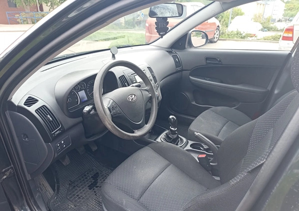 Hyundai I30 cena 16000 przebieg: 240000, rok produkcji 2011 z Gdańsk małe 37